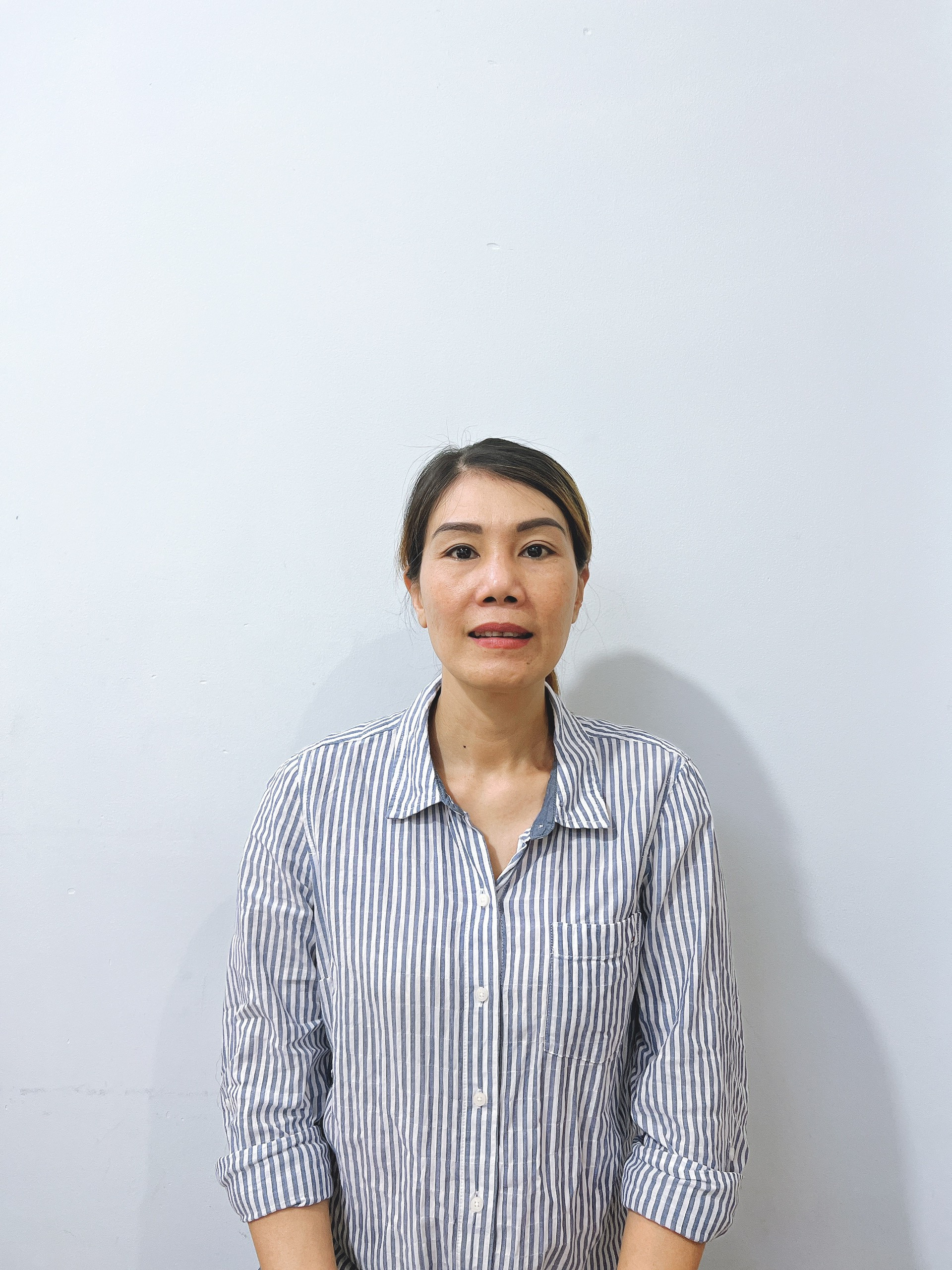 Đỗ Thị Tuyết Loan sinh năm 1979 HK Sài Gòn chuyên tạp vụ nhà, khách sạn ăn ở lại