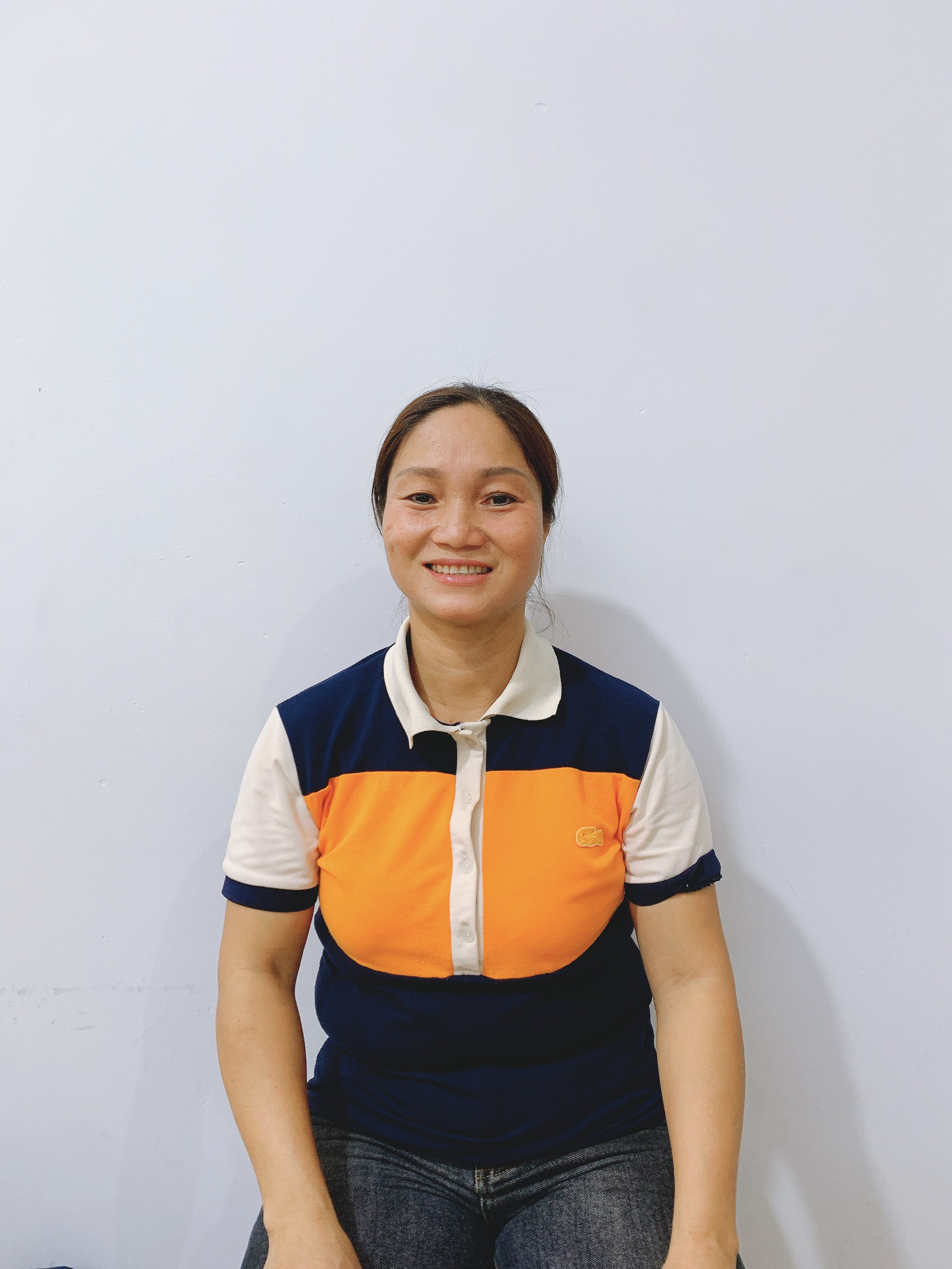 CHỊ PHÚC TRẺ TRUNG ĐẢM ĐANG VIỆC NHÀ