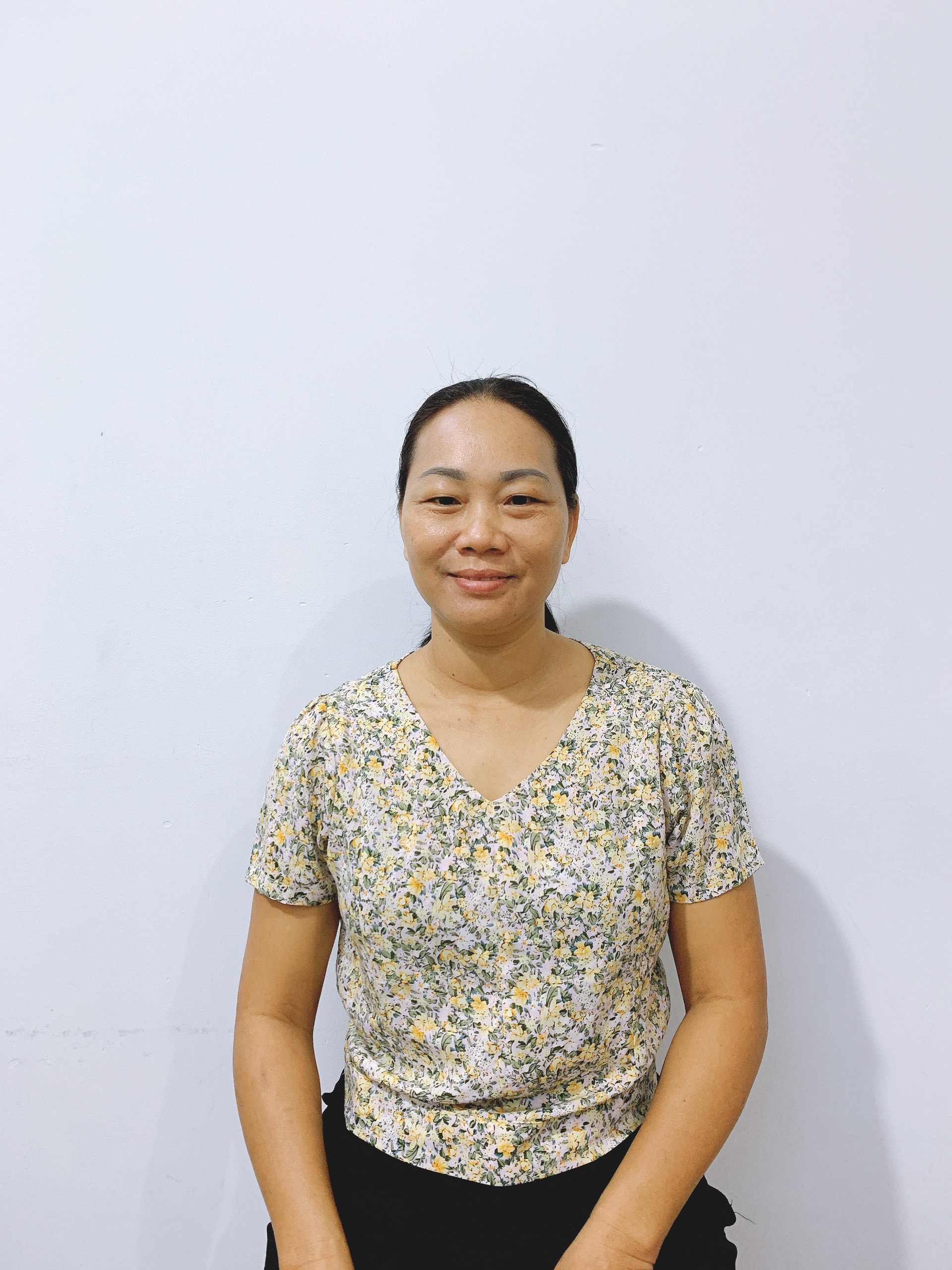 Chị Lê Thị Hương, sinh năm 1980, hộ khẩu TPHCM chị giỏi việc nhà kình già yêu trẻ đi làm chịu khó