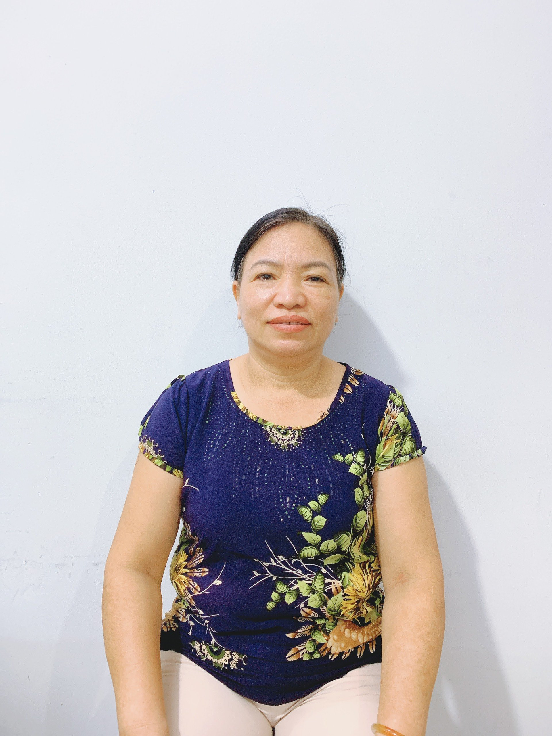 Cô Lê Thị Huyền Nga – Năm sinh 1972– Quê Thừa Thiên Huế - Giúp việc nhà, phụ chăm bé