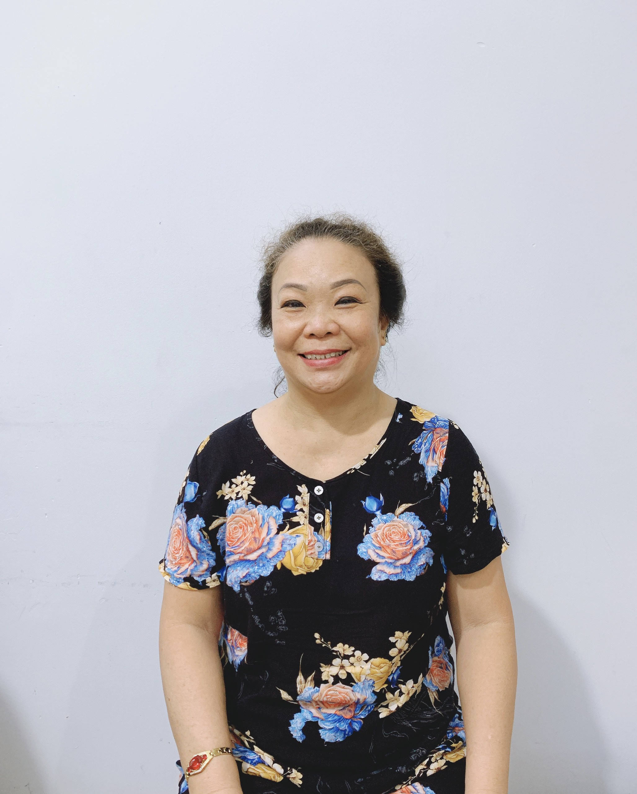 Chị Liu Thị Kim Hoa–  Sinh năm 1969 -  Quê ở Hồ Chí Minh chuyên chăm bé, giúp việc nhà