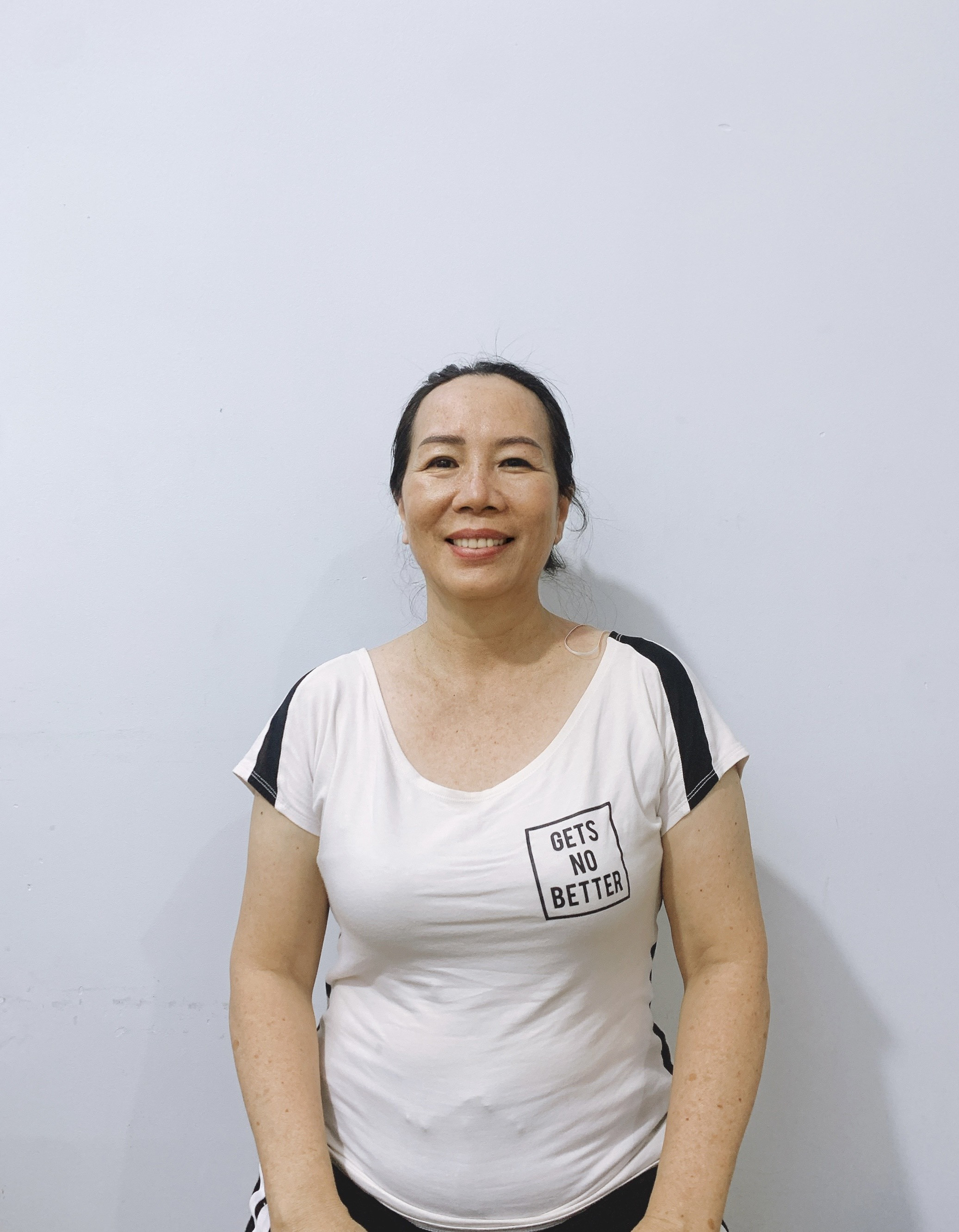 Cô Giàu, sinh năm 1974, quê ở An Giang - chăm em bé, phụ việc nhà