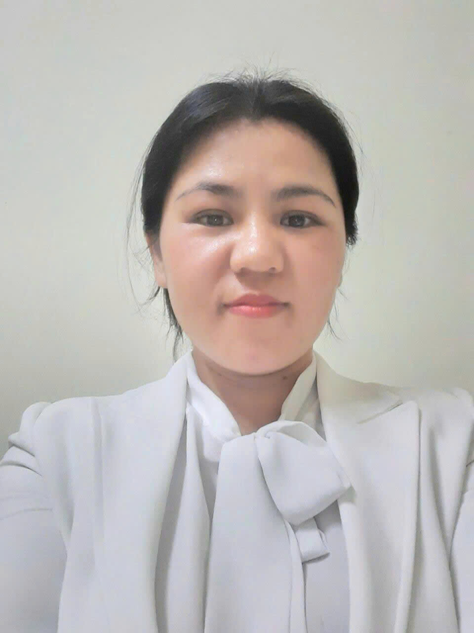 Chị NGUYỄN THỊ ÁNH HỒNG, sinh năm 1973, quê Đắk Lắk. Cần tìm việc