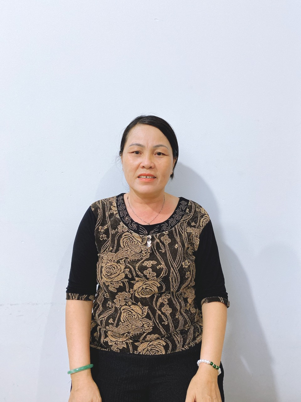 Cô Phạm Thị Thanh Hồng Sinh năm: 1973 Quê Khánh Hòa - giúp viêc nhà, phụ chăm bé