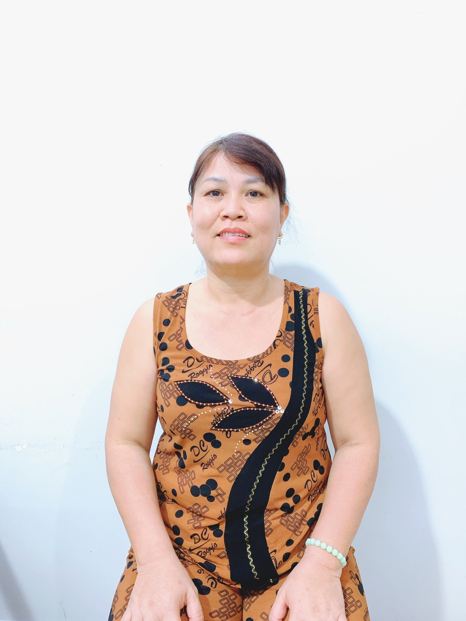 Cô CHUYÊN LÀM VIỆC NHÀ – NẤU ĂN NGON – CHĂM EM BÉ