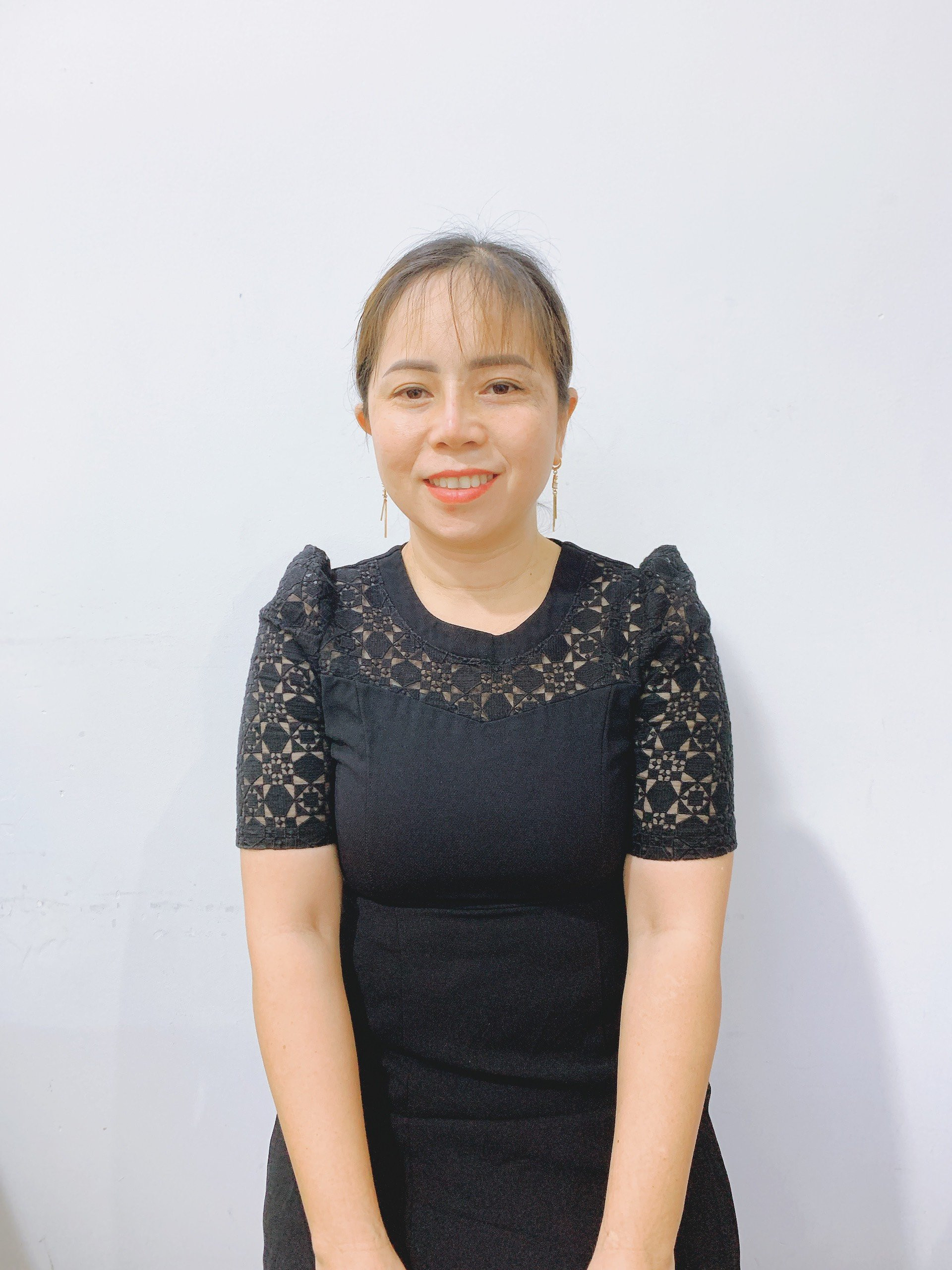 Chị Trần Thị Loan, Sinh Năm 1979, Quê Quán Bình Phước chuyên nấu ăn giúp việc nhà