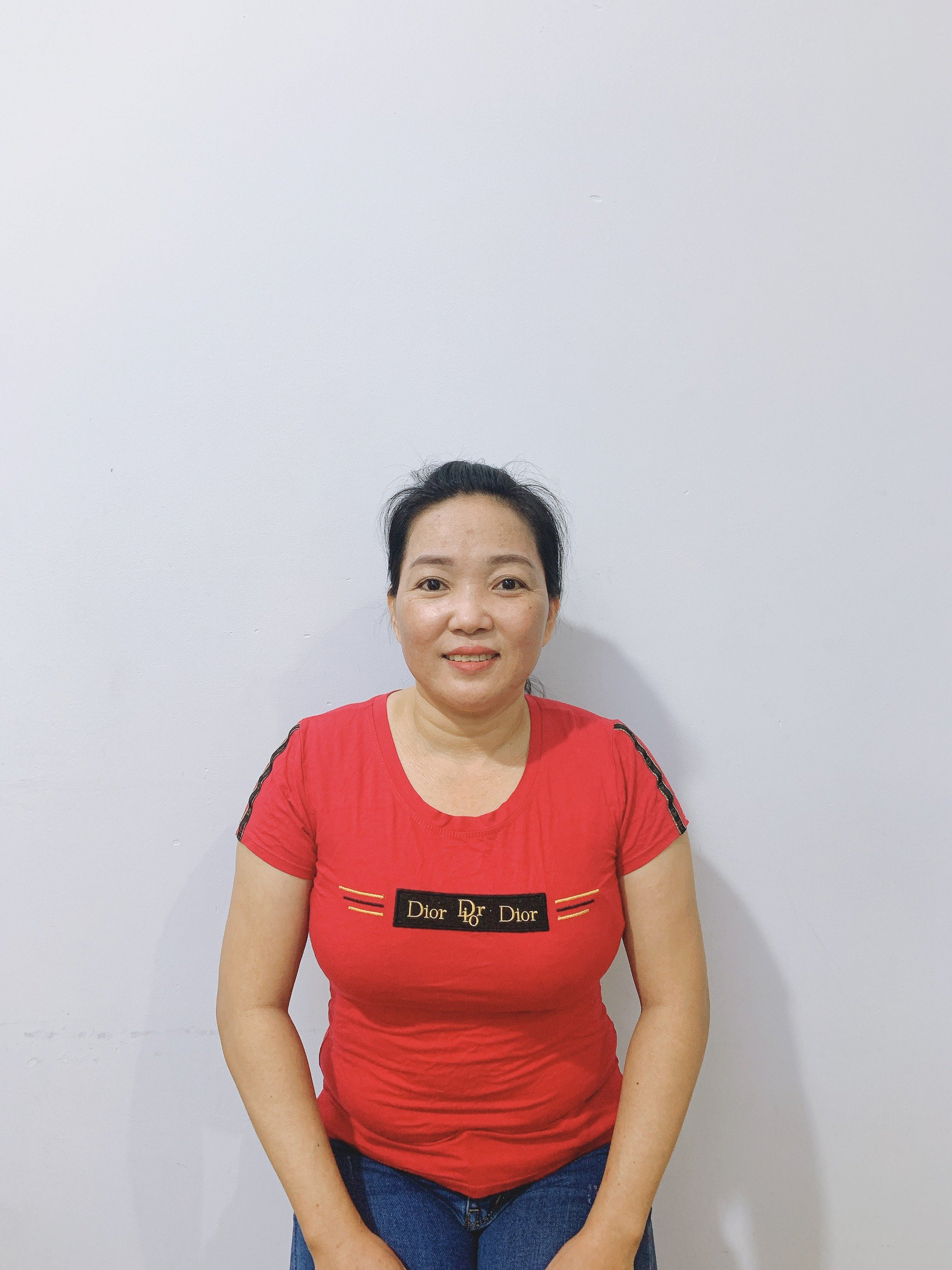 Chị Diễm Quê Quán Vĩnh Long chuyên chăm bệnh ông bà đi lại yếu hay nằm 1 chỗ chị đều hỗ trợ được