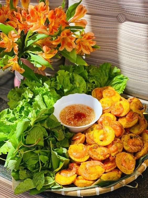 Hai mẹ con em đang ở khu Sala quận 2 cần chị giúp việc nấu ăn, dọn dẹp nhà cửa.