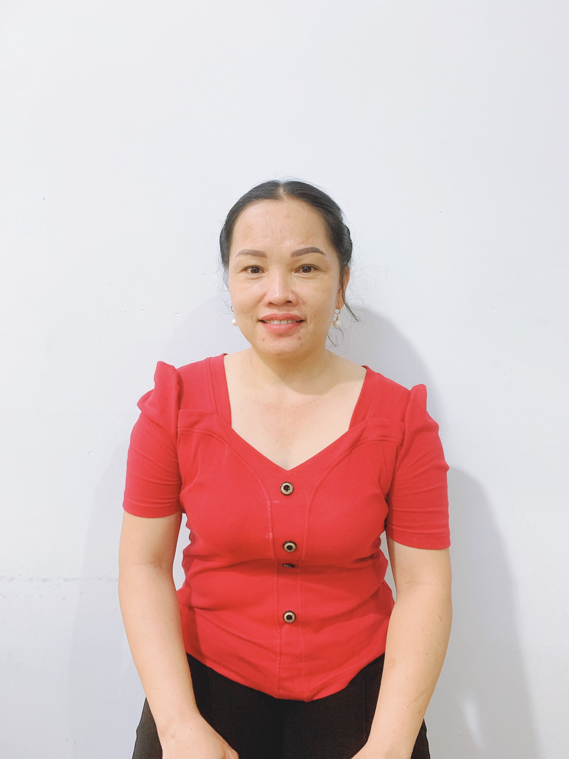 Chị Thủy – Sinh năm 1979 – Quê ở Long An chuyên giúp việc ăn ở lại cùng với đình