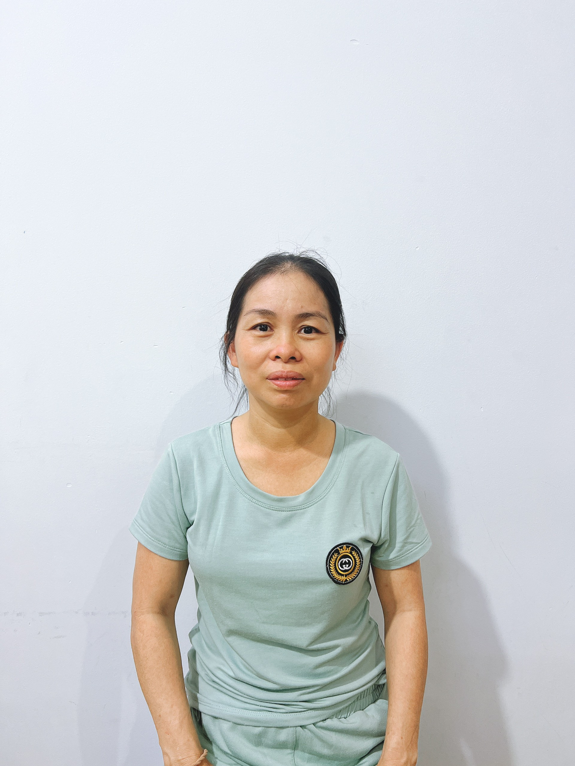 Chị Nguyệt - sinh năm 1980 quê  quán Quảng Ngãi miền trung chịu thương chịu khó yêu thương bé