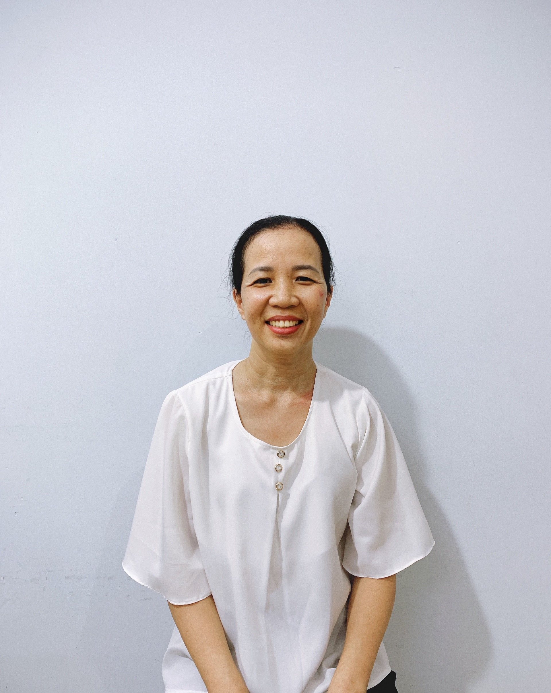 Cô Đặng Thị Chiến, Năm sinh: 1973, Quê quán: Hồ Chí Minh Nhận giúp việc nhà, Phụ chăm bé