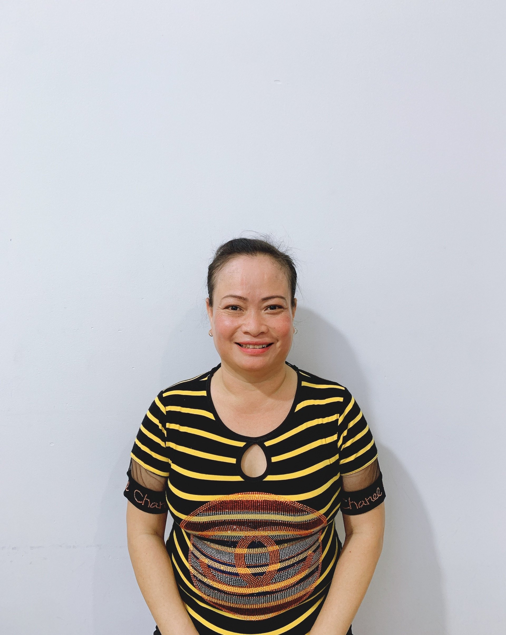 Chị Nương, Sinh Năm 1979, Quê Quán Hậu Giang miền tây hiền lành chăm sóc bà tận tâm