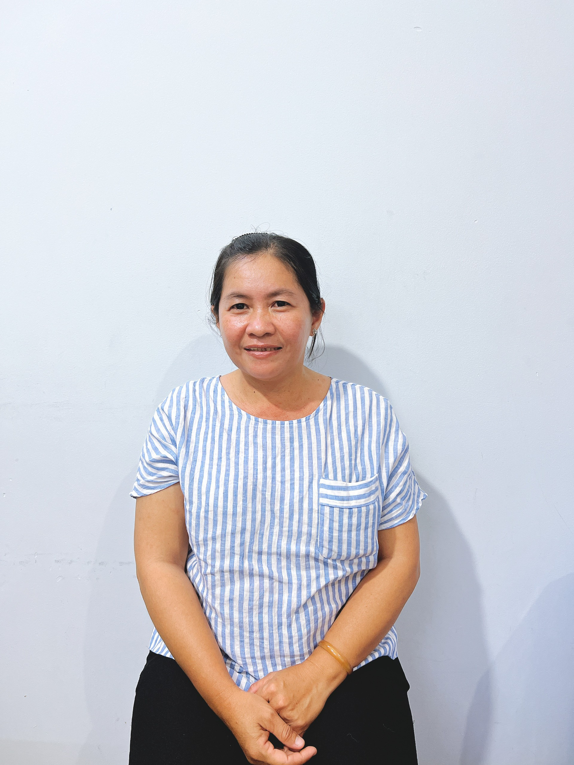 Chị Nguyễn Thị Oanh sinh năm 1980, Bến Tre chuyên việc nhà nấu ăn ngon