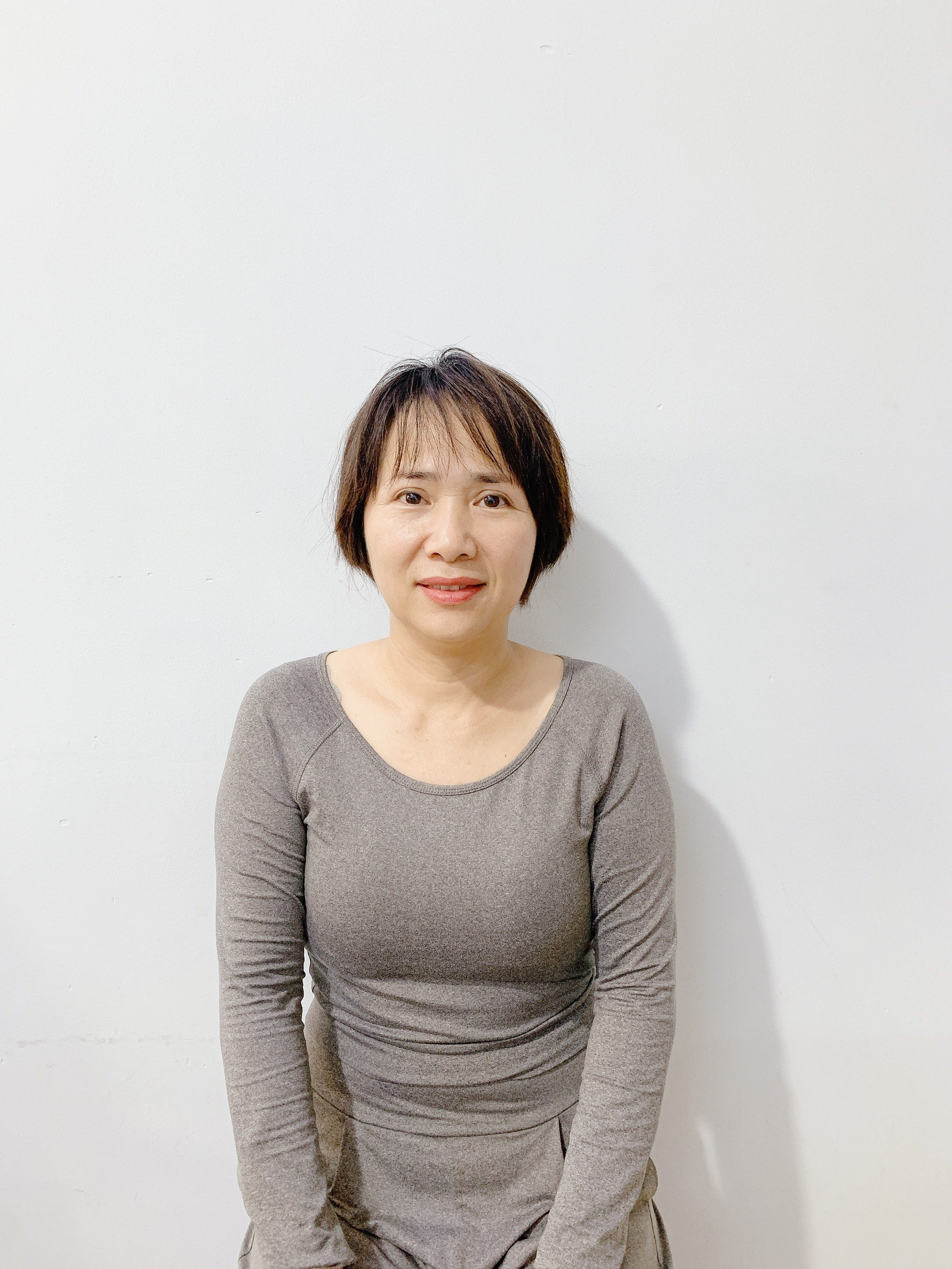 Chị Hồng,  Sinh năm 1976,  Quê quán Quảng Trị miền trung chuyên chăm bé làm ăn ở lại