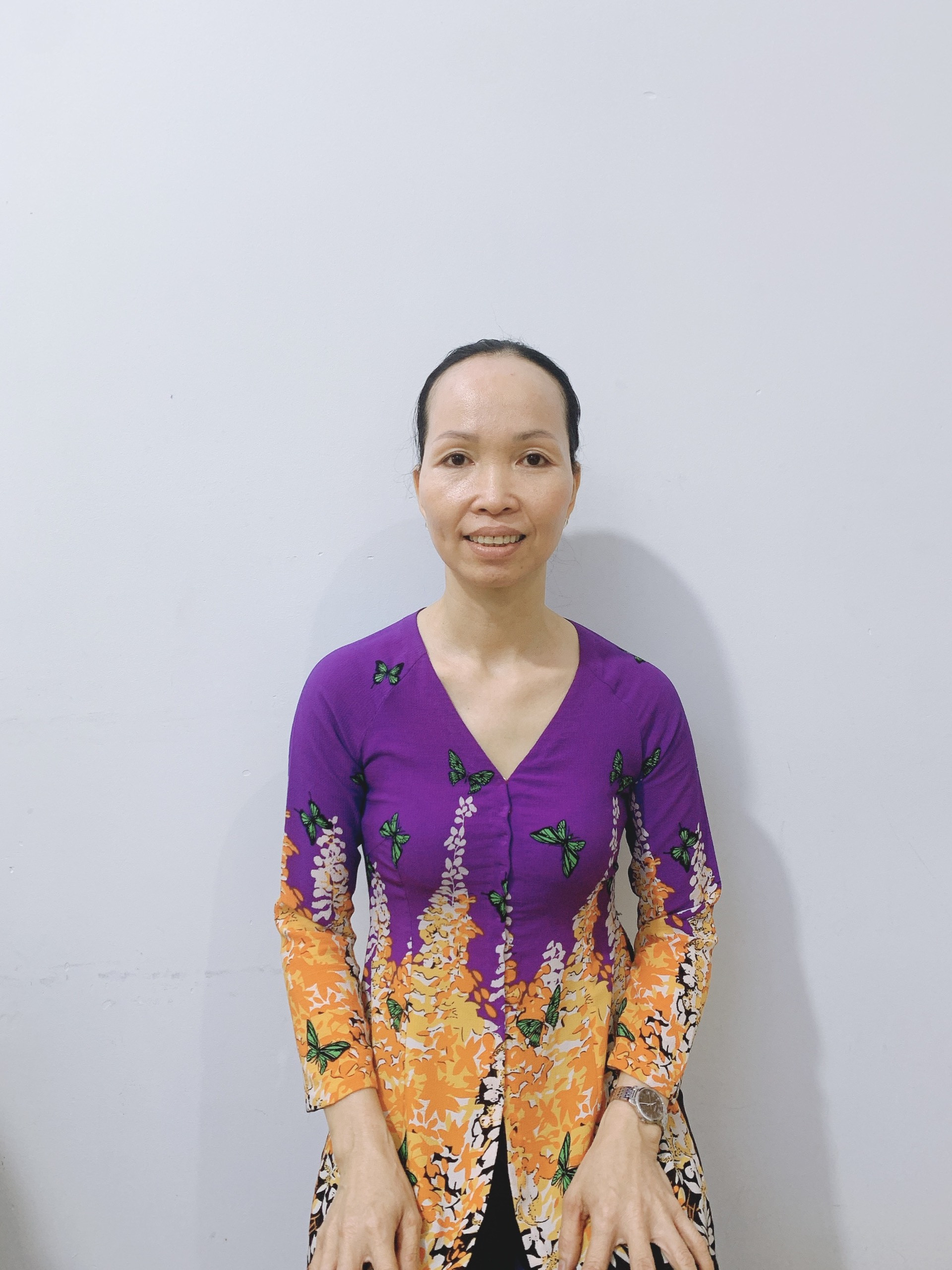 Chị Ngọc miền nam hiền lành đa năng giỏi việc đi làm chị rất chịu khó có việc là chị làm