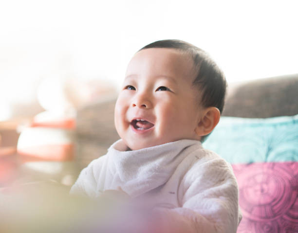 Cần gấp 1 chị  chăm bé  ở trên đường Nguyễn Văn Linh quận 7, diện tích nhỏ, 1 lầu