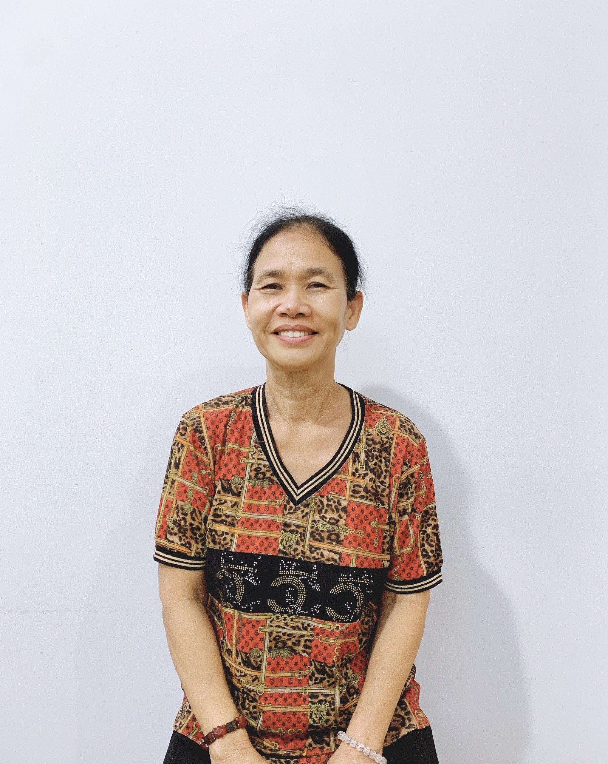 Cô Hương ngoài 50 miền tây đi làm lo cho con ăn học cô làm được cả tết