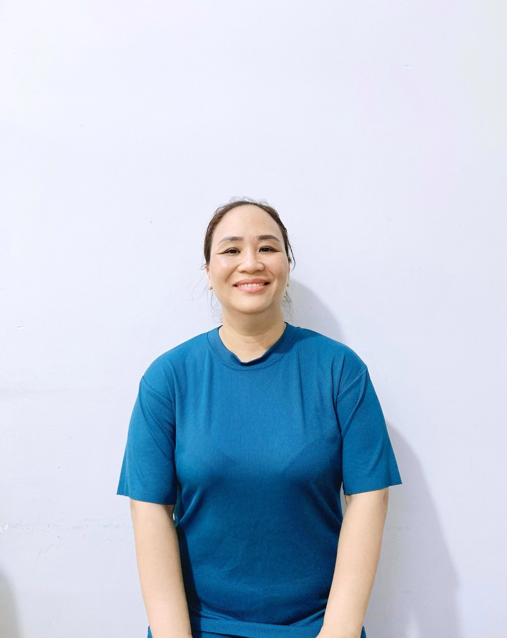 Chị Bùi Hằng Ái Phương, sinh năm 1979, quê ở Ninh Thuận - Giúp việc nhà – Chăm bà – Phụ quán.