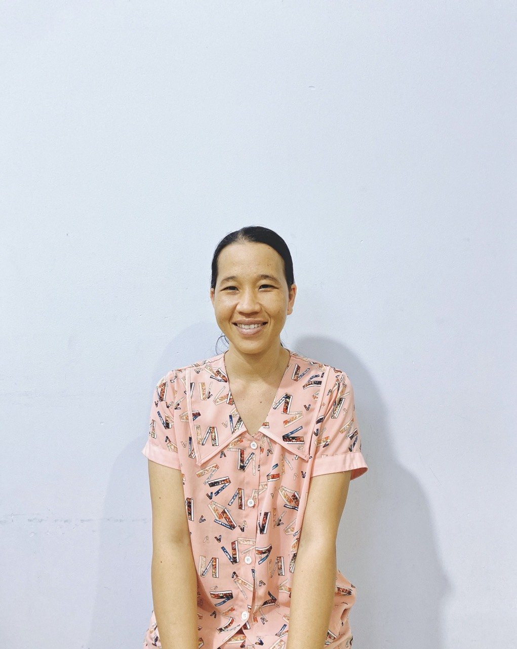Chị Tồn miền trung hiền lành tay chân nhanh nhẹn giỏi việc cơm nước nhà cửa ngăn nắp, yêu thương bé