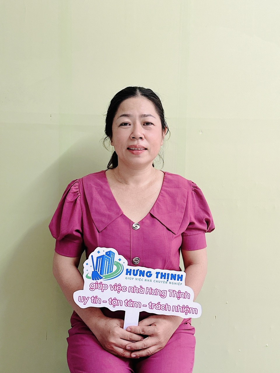 Chị Tuyền đang tìm việc bao ăn ở lại ạ