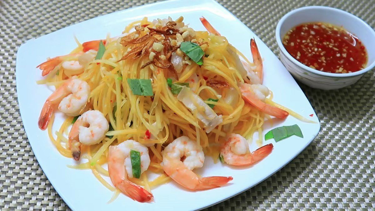 Trong hôm nay em cần 1 chị về làm, ăn ở lại với gia đình em luôn