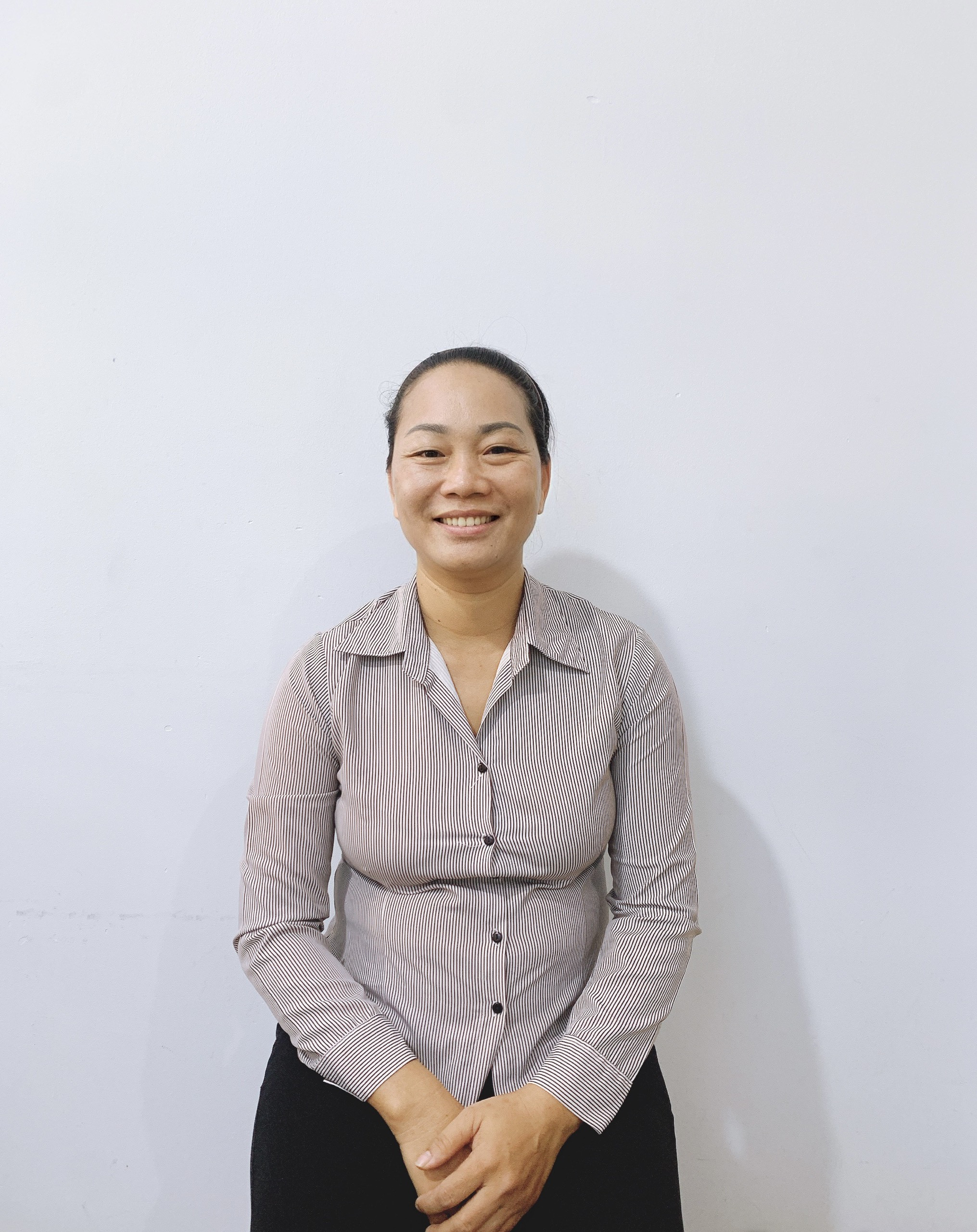 Chị Lê Thị Hương, sinh năm 1980, hộ khẩu TPHCM giỏi việc nhà kính già yêu trẻ sức khỏe tốt