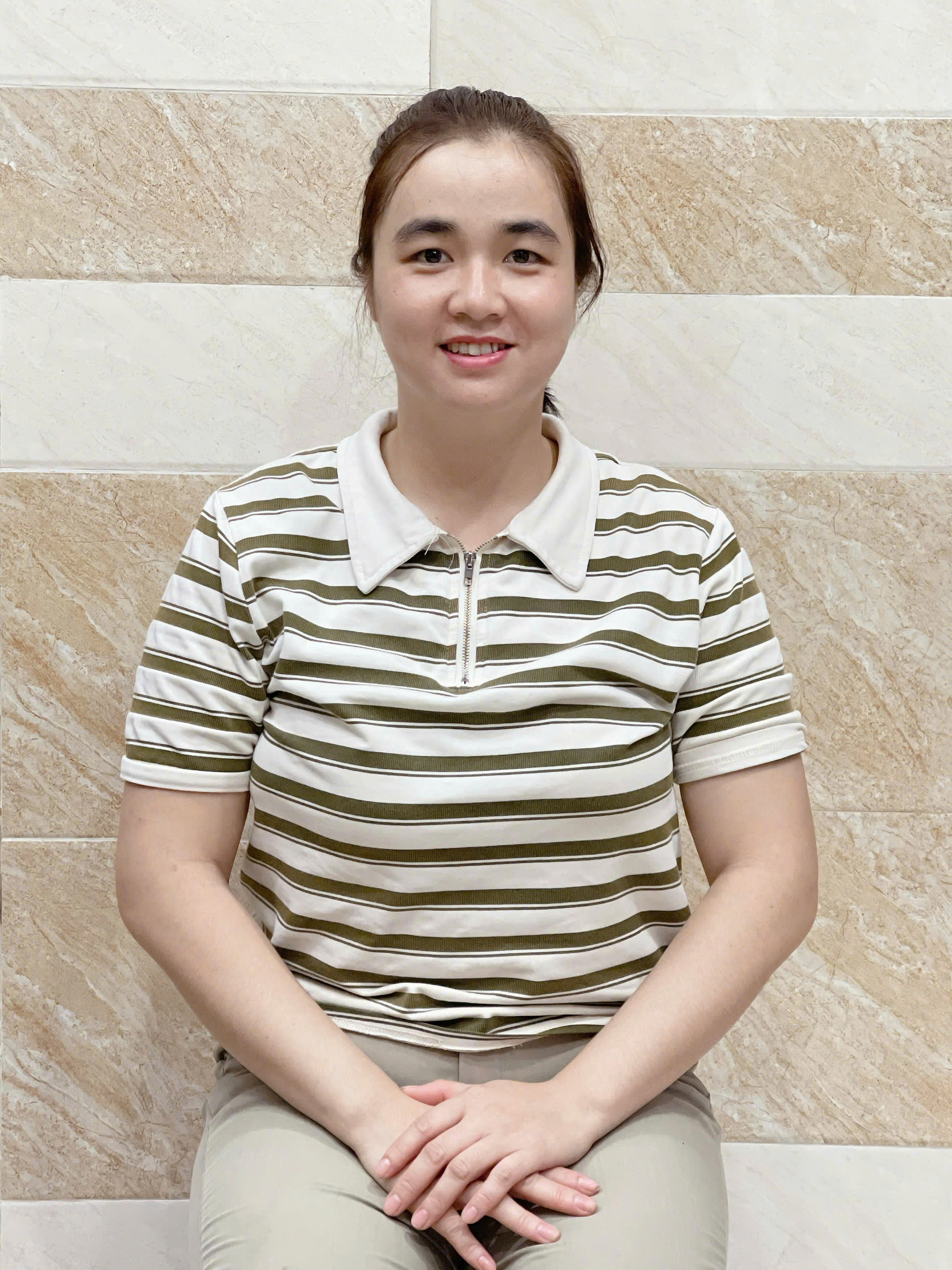 Chị Chị Hoàng Thị Nhung, sinh năm 1997, quê Đắk Lắk. cần tìm việc