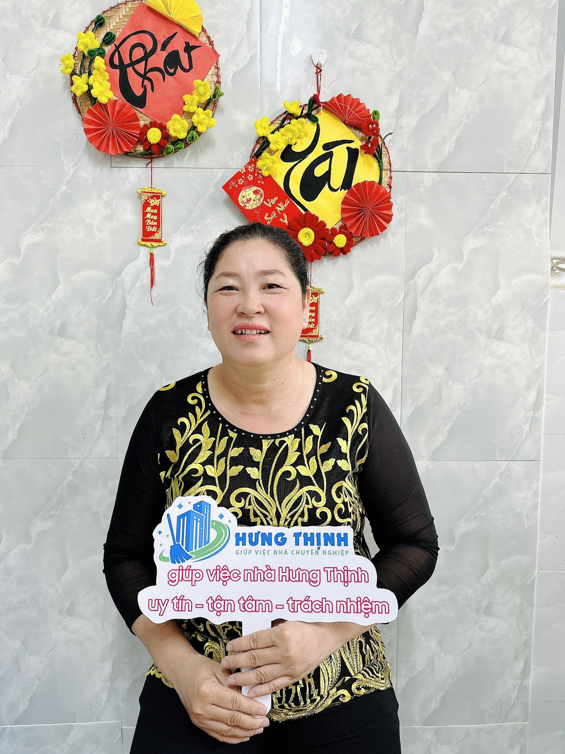 Chị Lan đang tìm việc bao ăn ở lại ạ