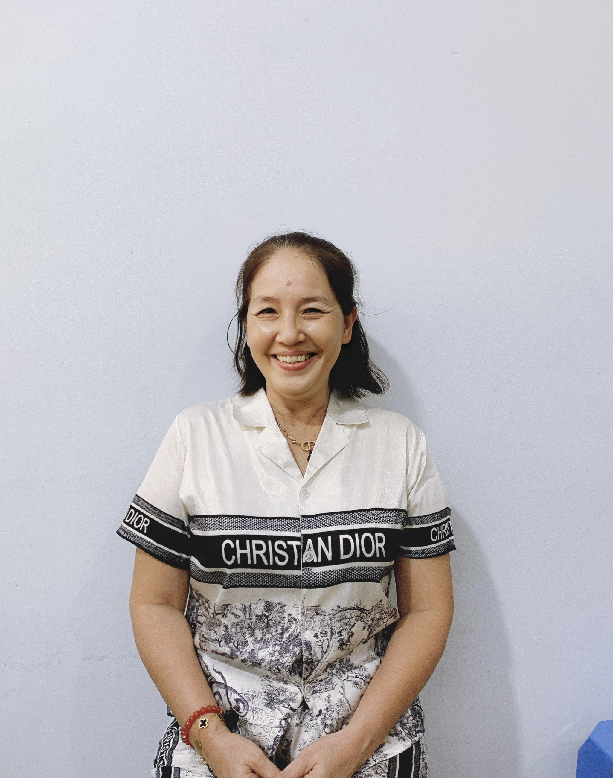 Chị Mai miền tây hiền lành giỏi việc cơm nước nhà cửa, yêu thương bé đi làm tận tâm chăm sóc